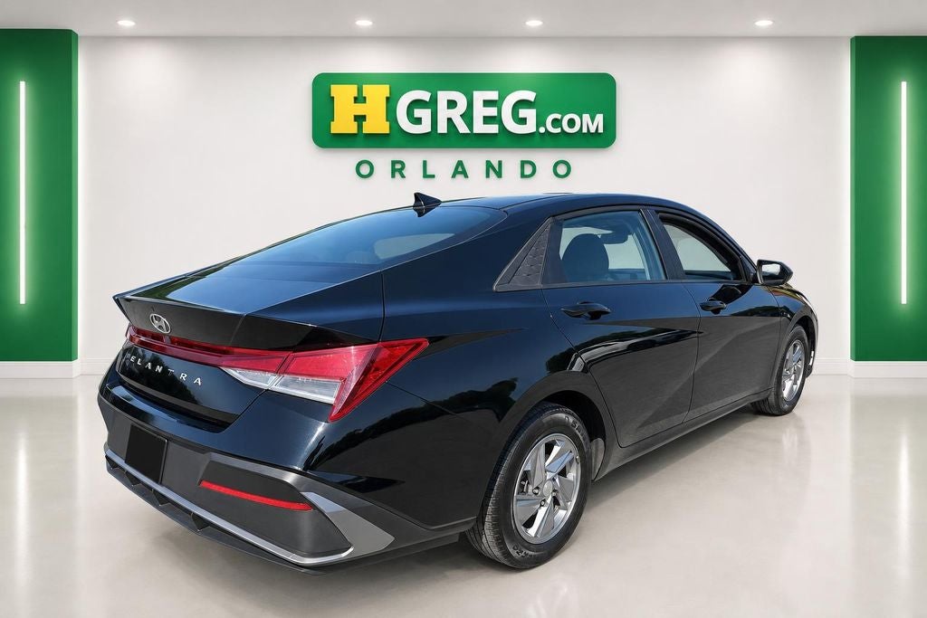 2024 Hyundai Elantra SE