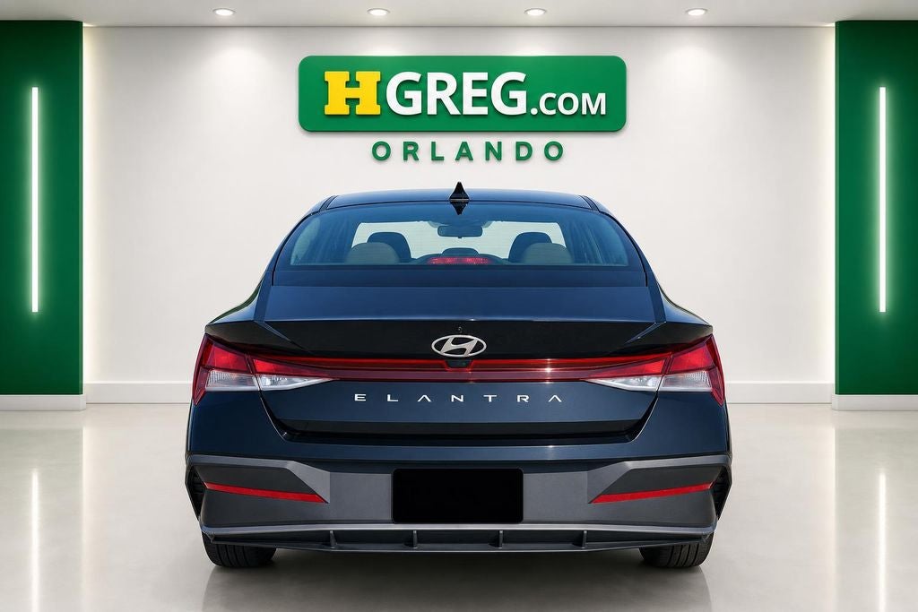 2024 Hyundai Elantra SE