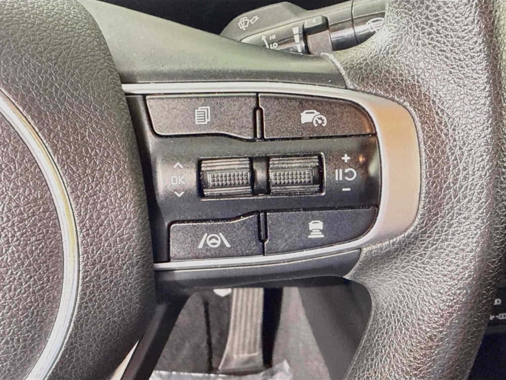 2025 Kia K5 LXS