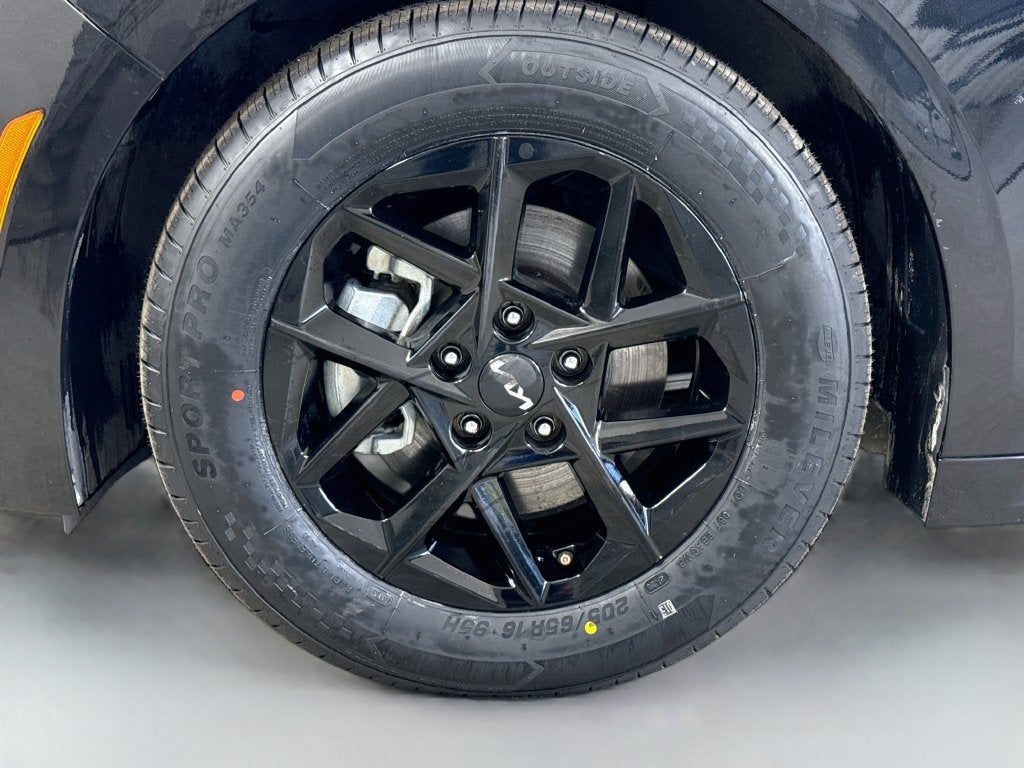 2025 Kia K5 LXS