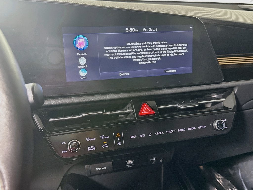 2023 Kia Niro SX