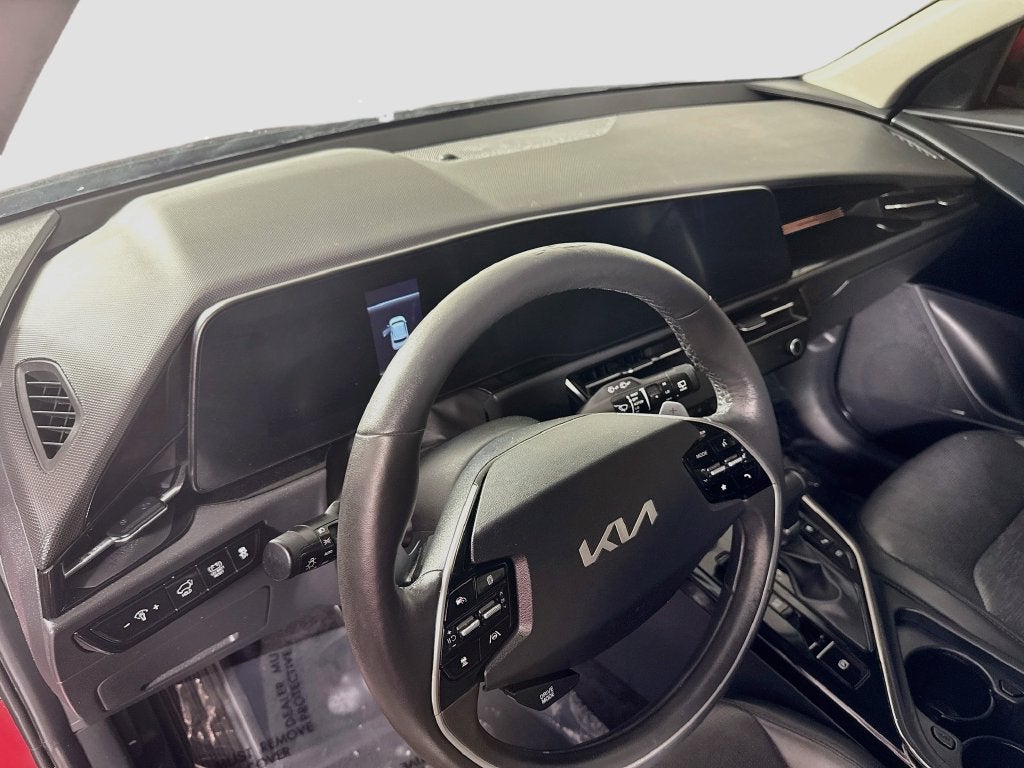 2023 Kia Niro SX