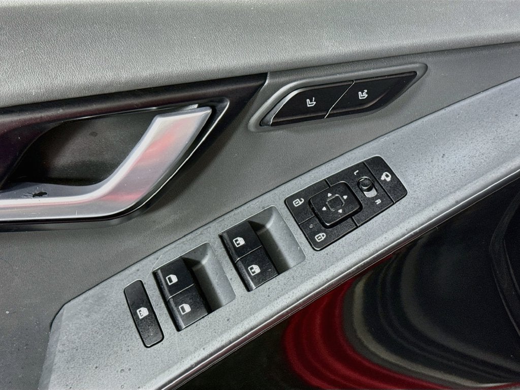 2023 Kia Niro SX