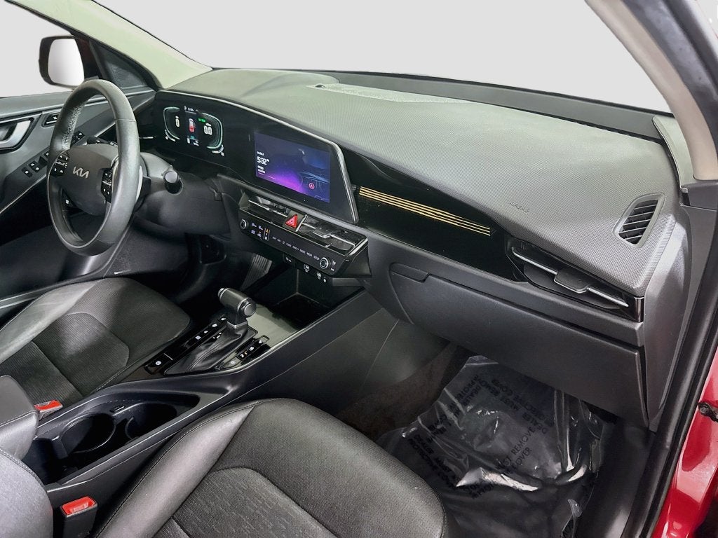 2023 Kia Niro SX