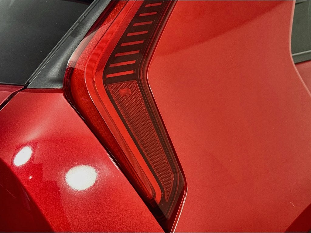 2023 Kia Niro SX