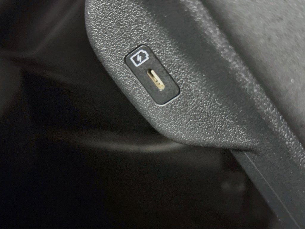 2023 Kia Niro SX