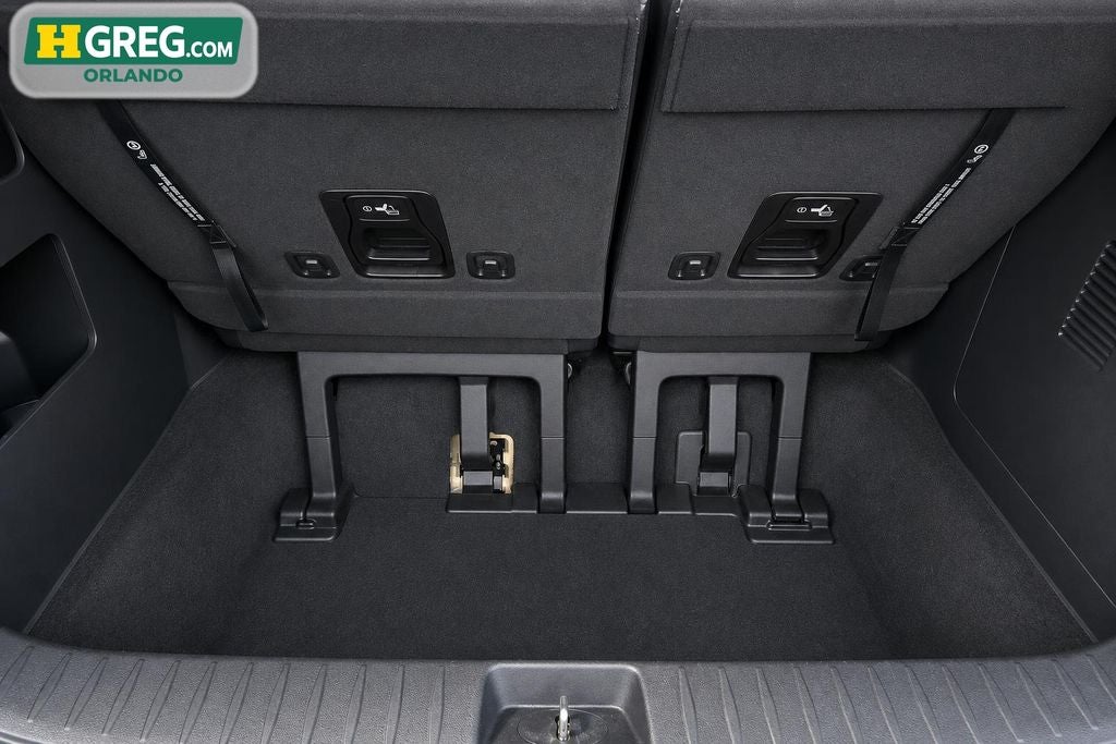 2023 Kia Carnival LX Seat Package