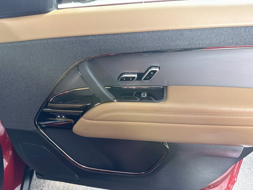 2025 Land Rover Range Rover Sport SE