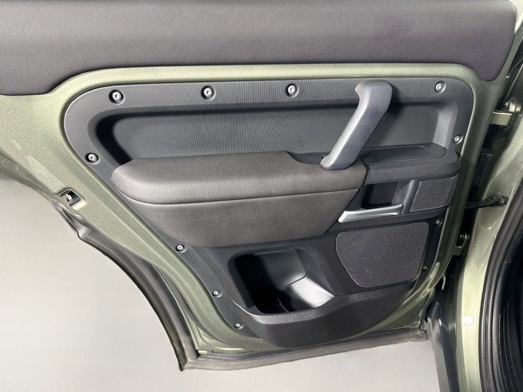2025 Land Rover Defender 110 S