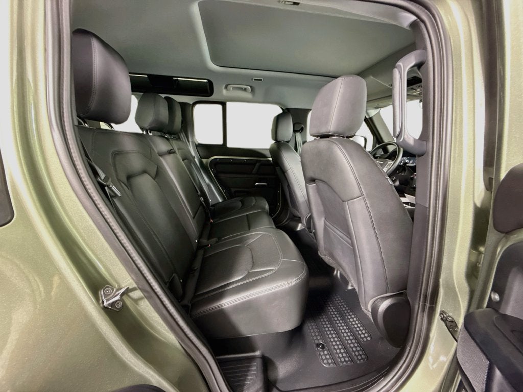 2025 Land Rover Defender 110 S