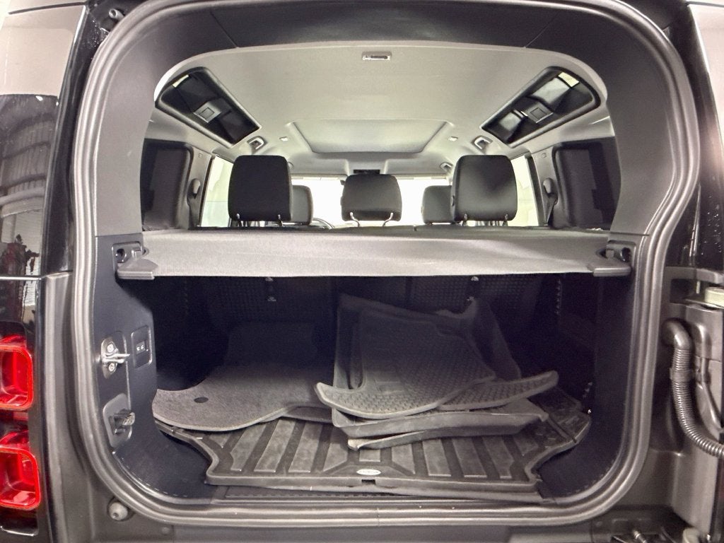 2025 Land Rover Defender 110 S