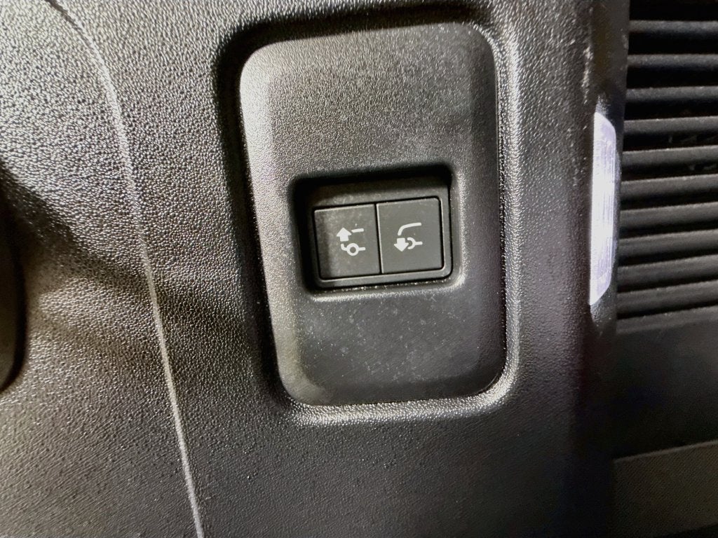 2024 Land Rover Defender 130 S
