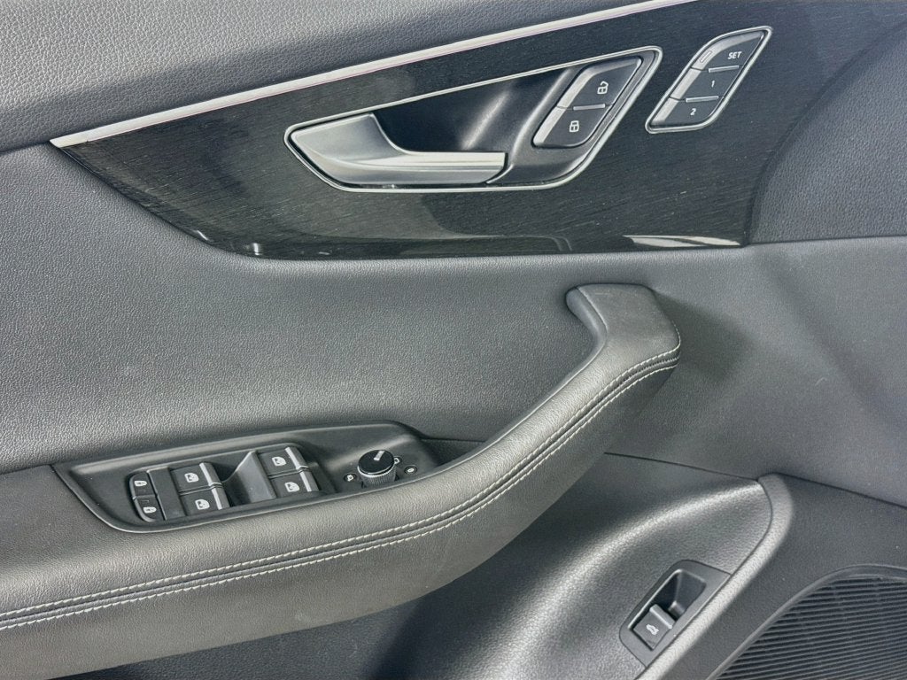 2023 Audi Q8 55 Premium Plus quattro