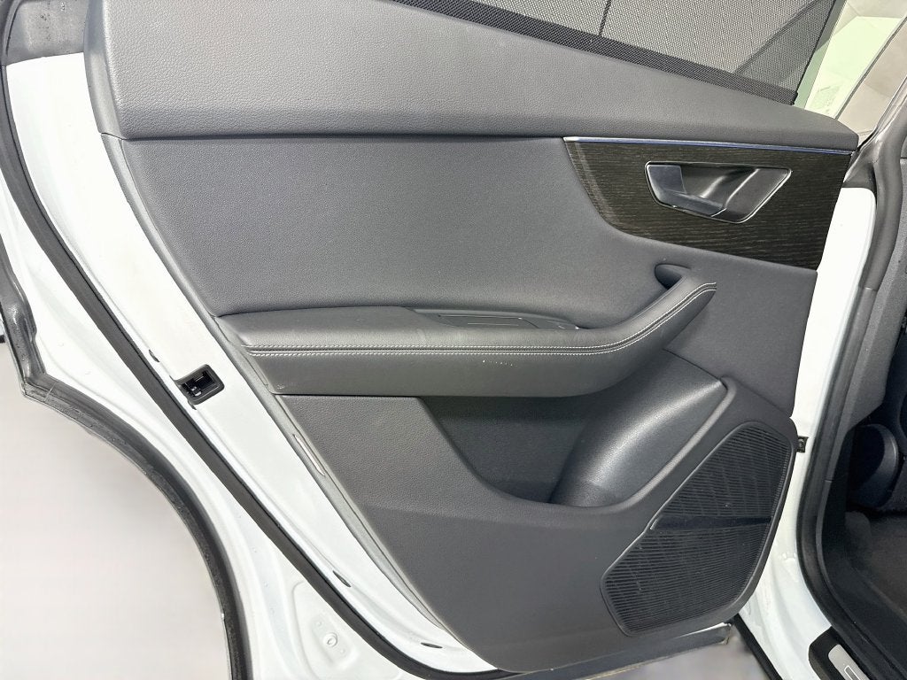 2023 Audi Q8 55 Premium Plus quattro
