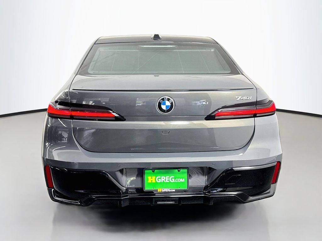 2026 BMW 7 Series 740i