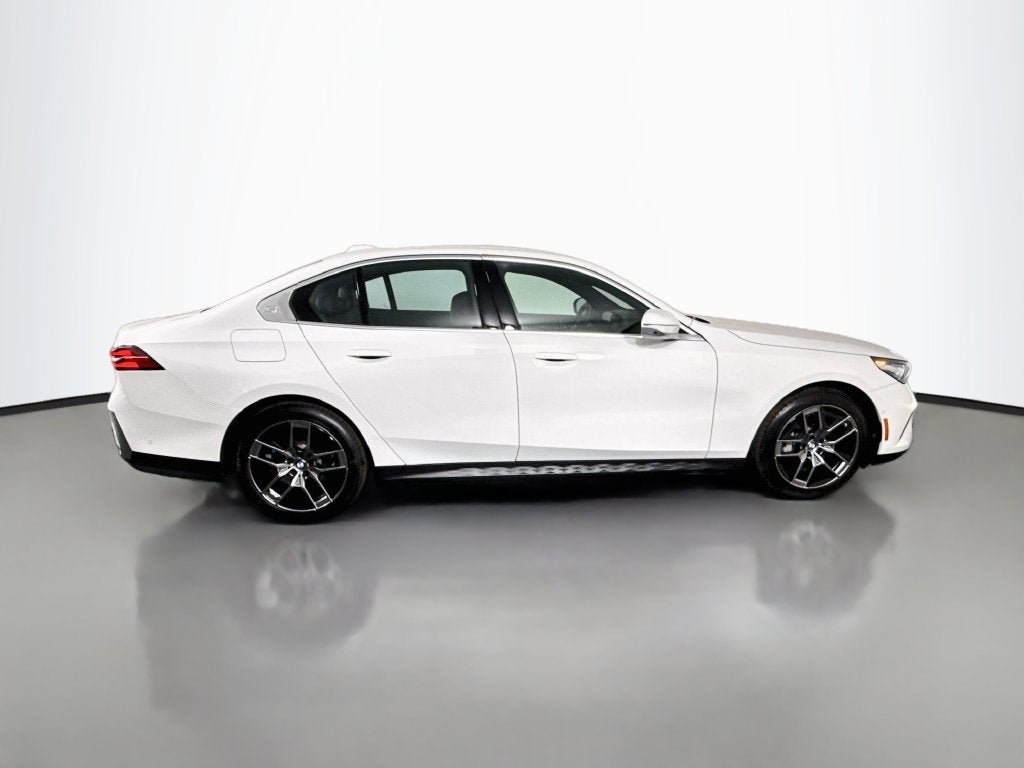 2026 BMW 5 Series 530i