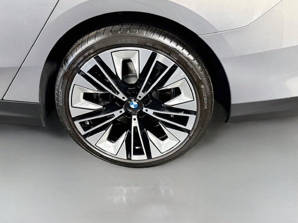2026 BMW 5 Series 530i