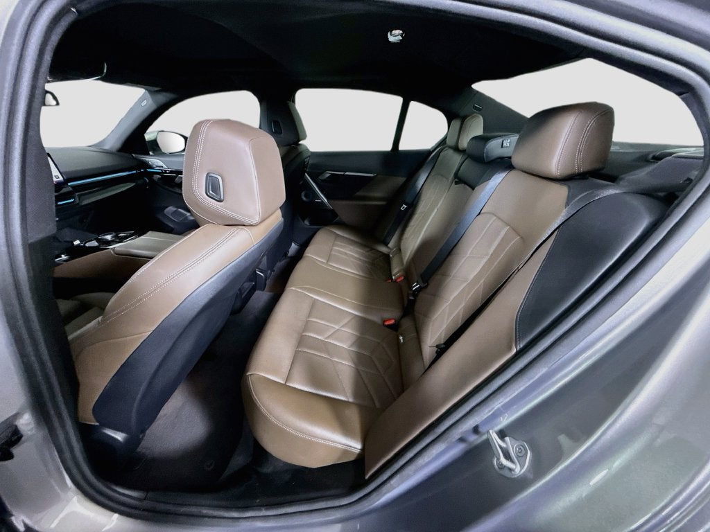 2024 BMW 5 Series 530i
