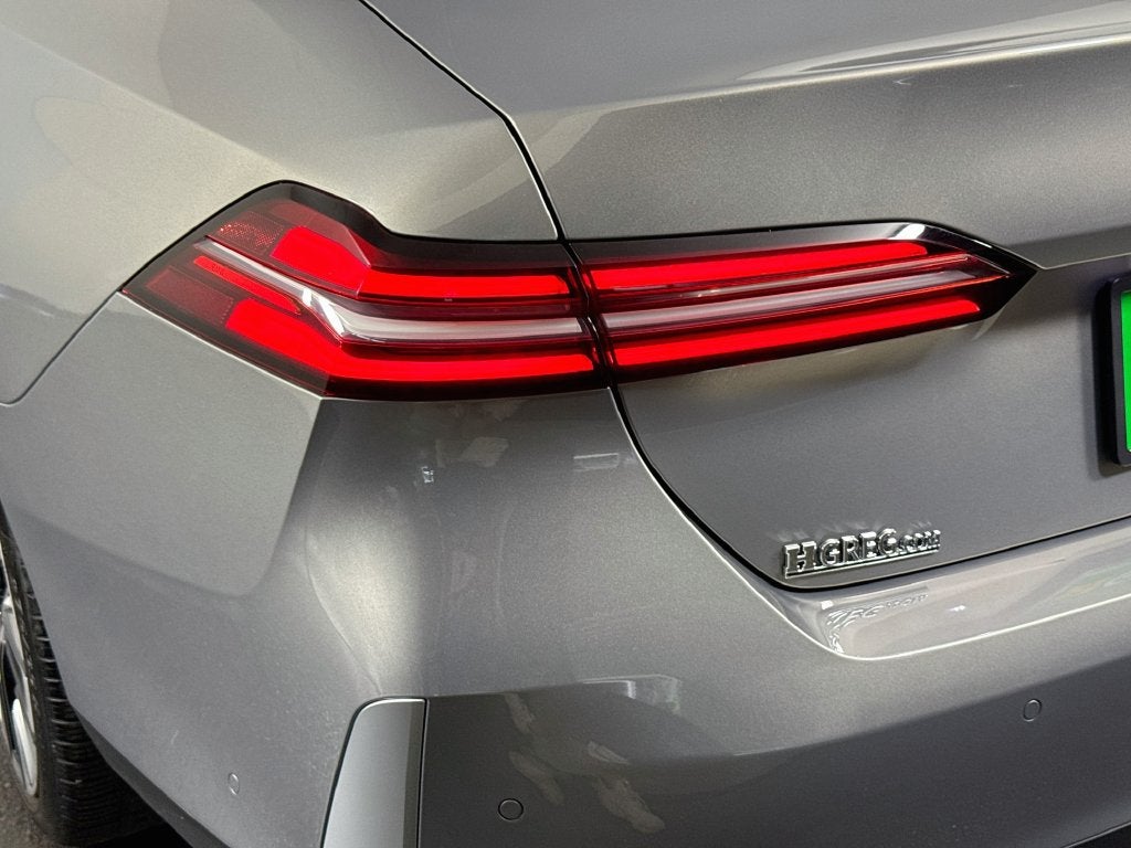 2024 BMW 5 Series 530i
