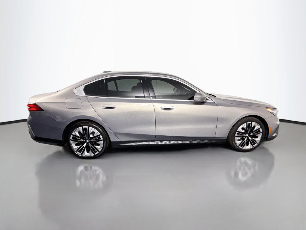 2024 BMW 5 Series 530i