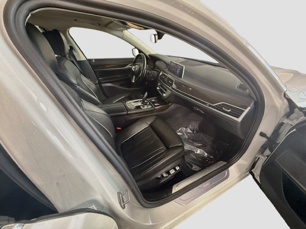 2020 BMW 7 Series 740i