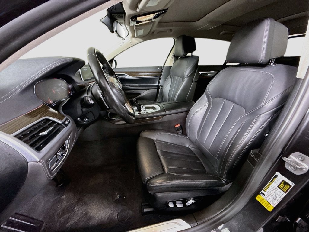 2022 BMW 7 Series 740i