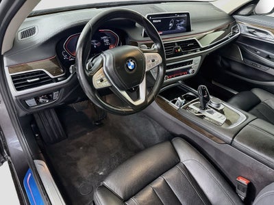 2022 BMW 7 Series 740i