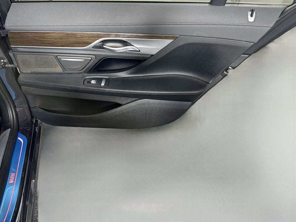 2022 BMW 7 Series 740i