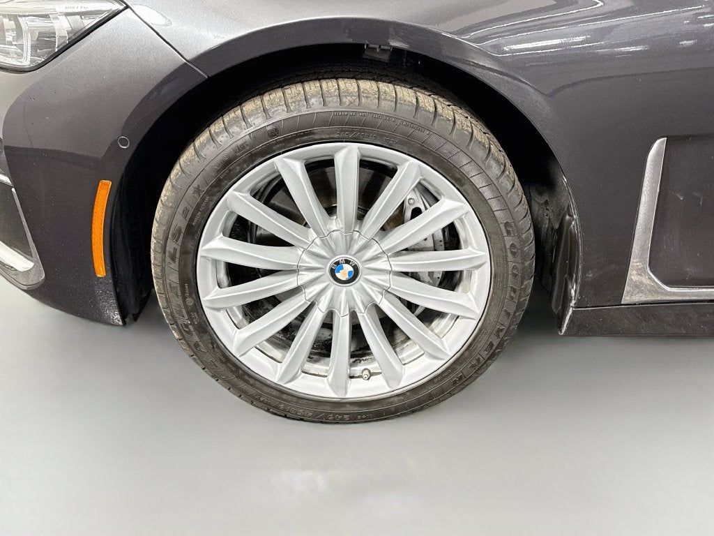 2022 BMW 7 Series 740i