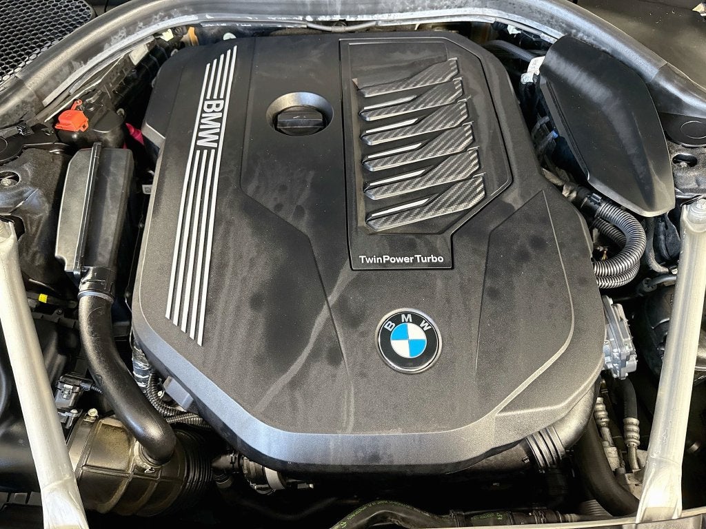2022 BMW 7 Series 740i