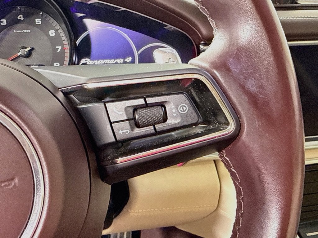 2023 Porsche Panamera 4