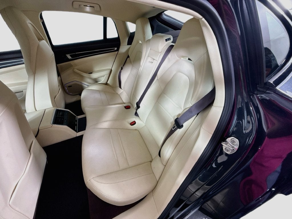 2023 Porsche Panamera 4
