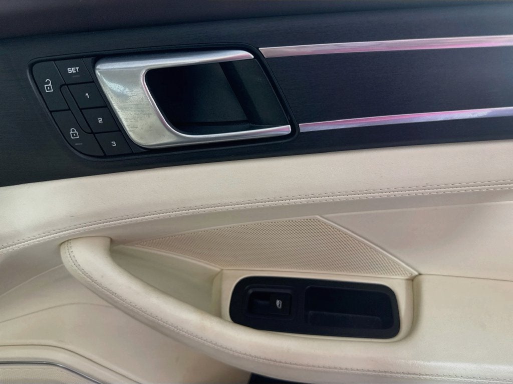 2023 Porsche Panamera 4