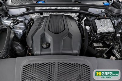 2023 Porsche Macan AWD