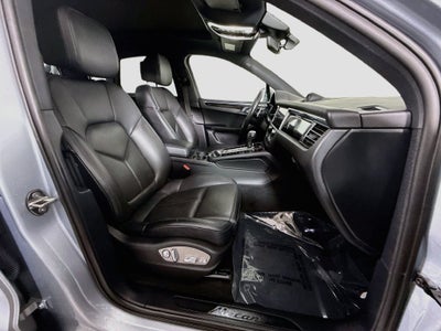 2023 Porsche Macan Base