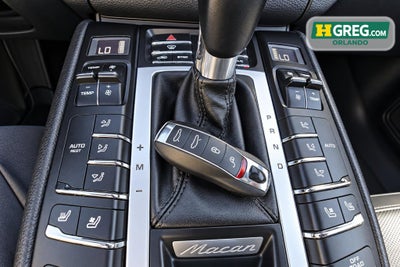 2018 Porsche Macan Sport Edition