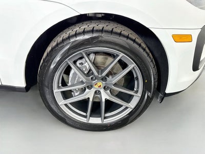 2024 Porsche Macan Base