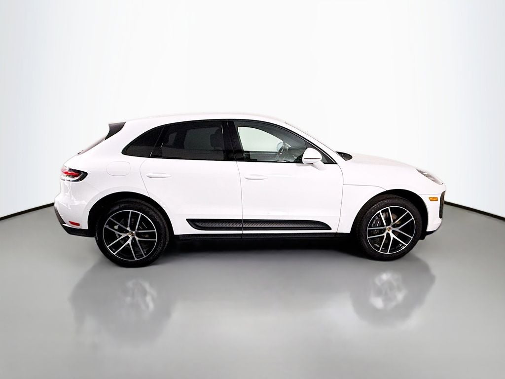 2023 Porsche Macan Base