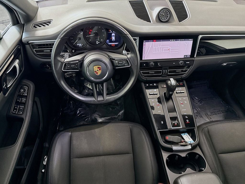 2023 Porsche Macan Base