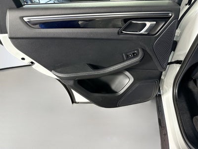 2023 Porsche Macan Base