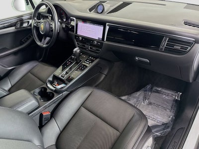 2023 Porsche Macan Base