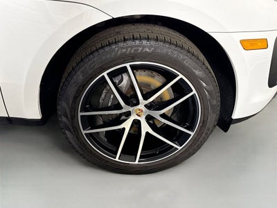2023 Porsche Macan Base