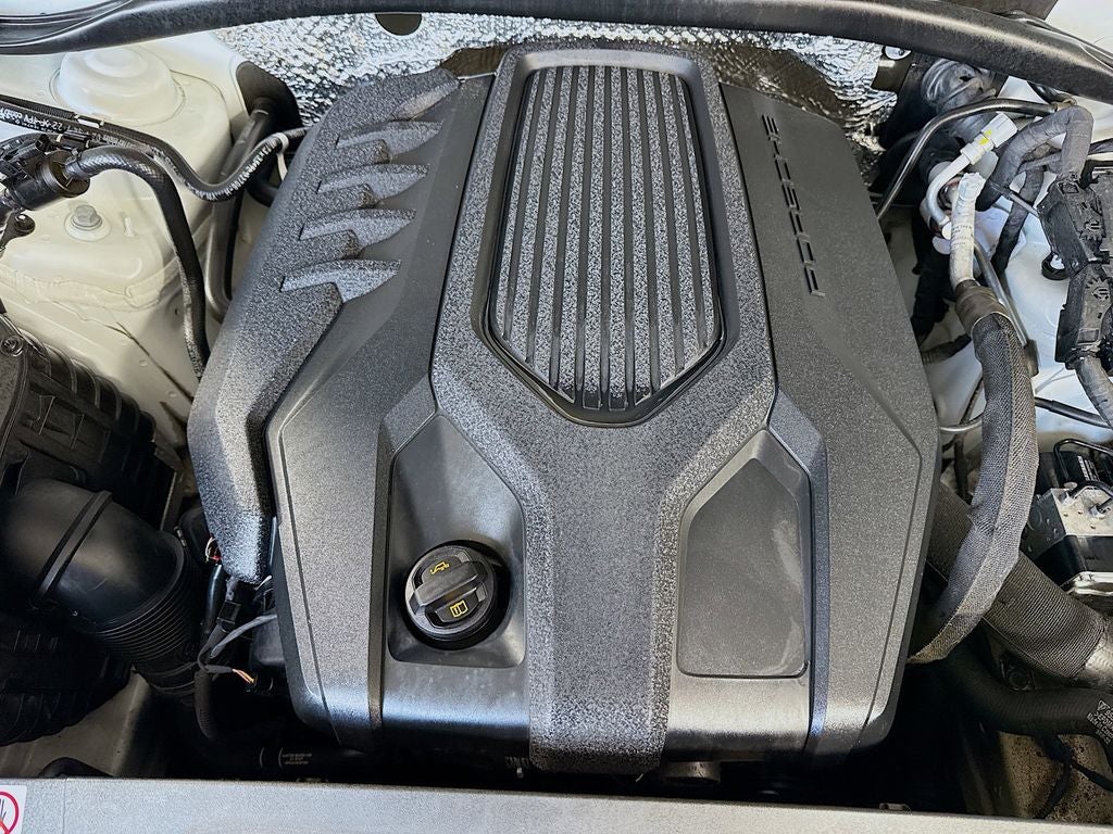 2023 Porsche Macan Base