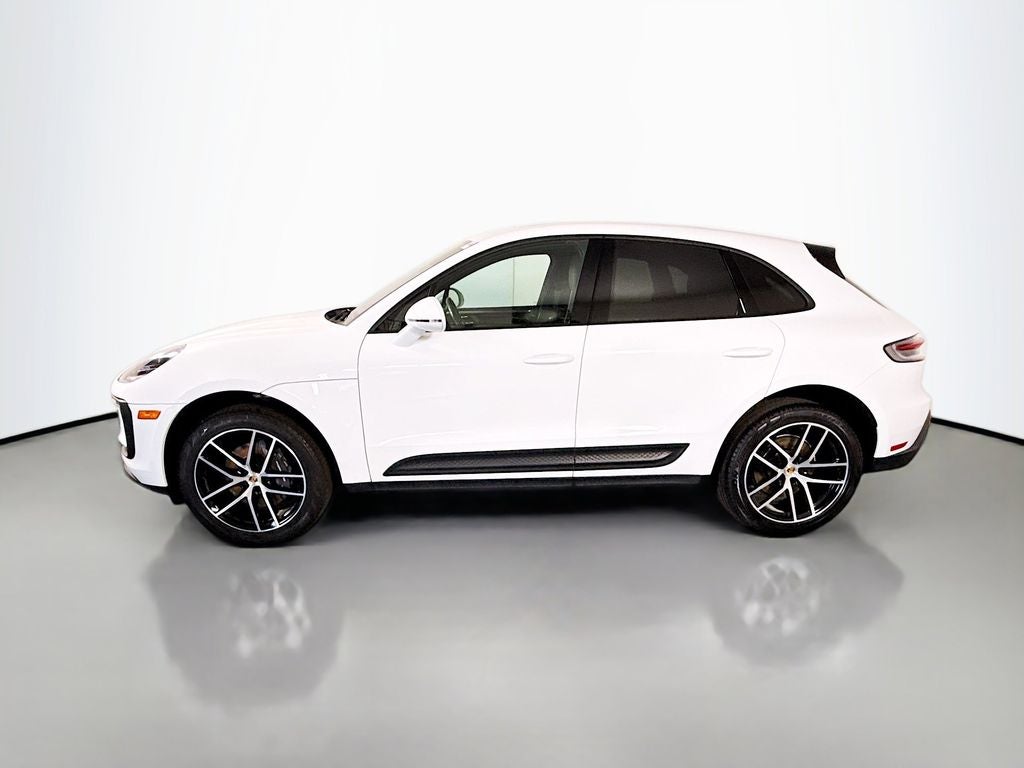 2023 Porsche Macan Base