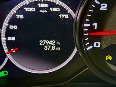 2023 Porsche Cayenne Platinum Edition