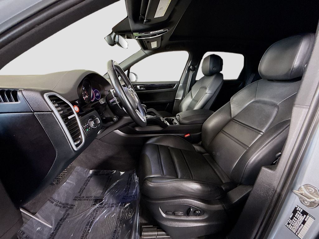 2023 Porsche Cayenne Platinum Edition