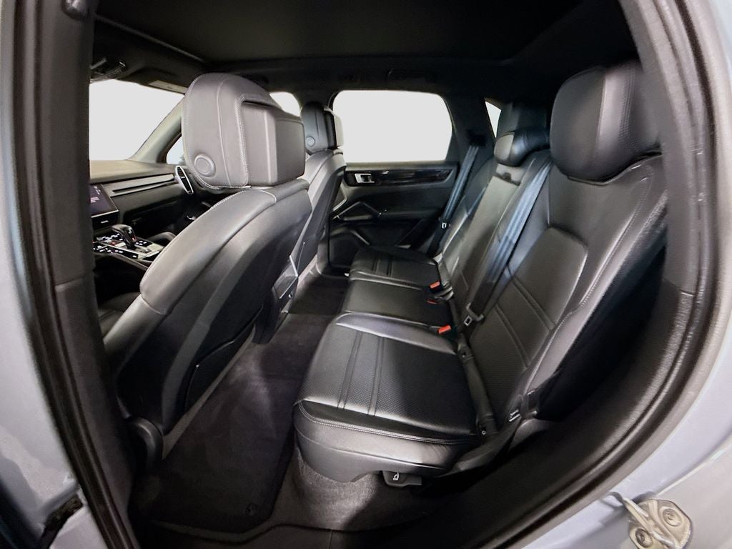 2023 Porsche Cayenne Platinum Edition