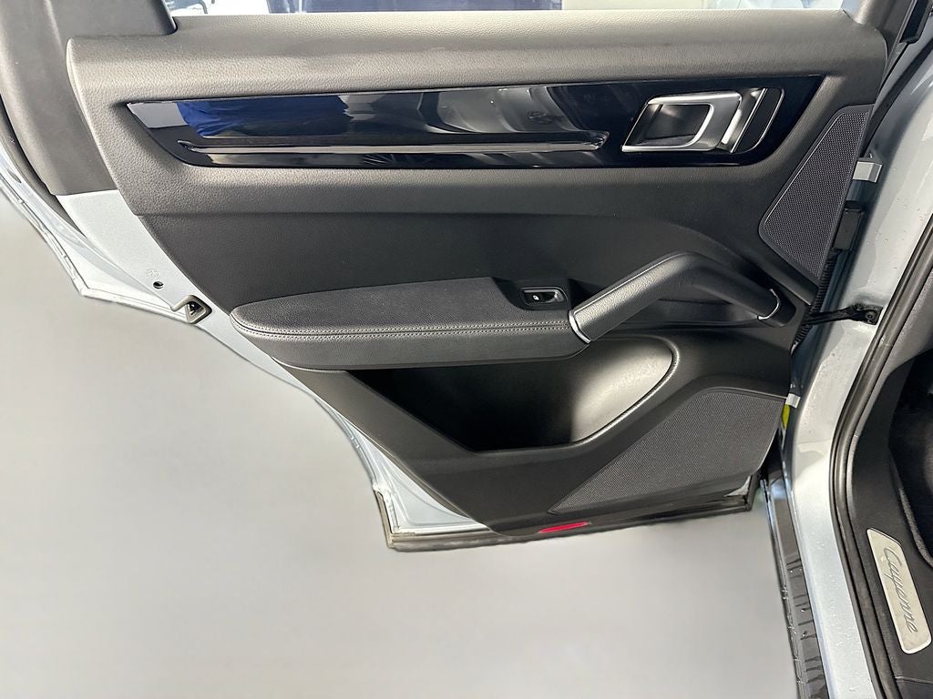 2023 Porsche Cayenne Platinum Edition