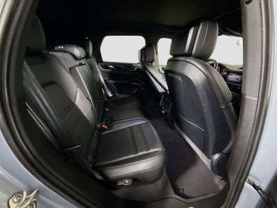 2023 Porsche Cayenne Platinum Edition