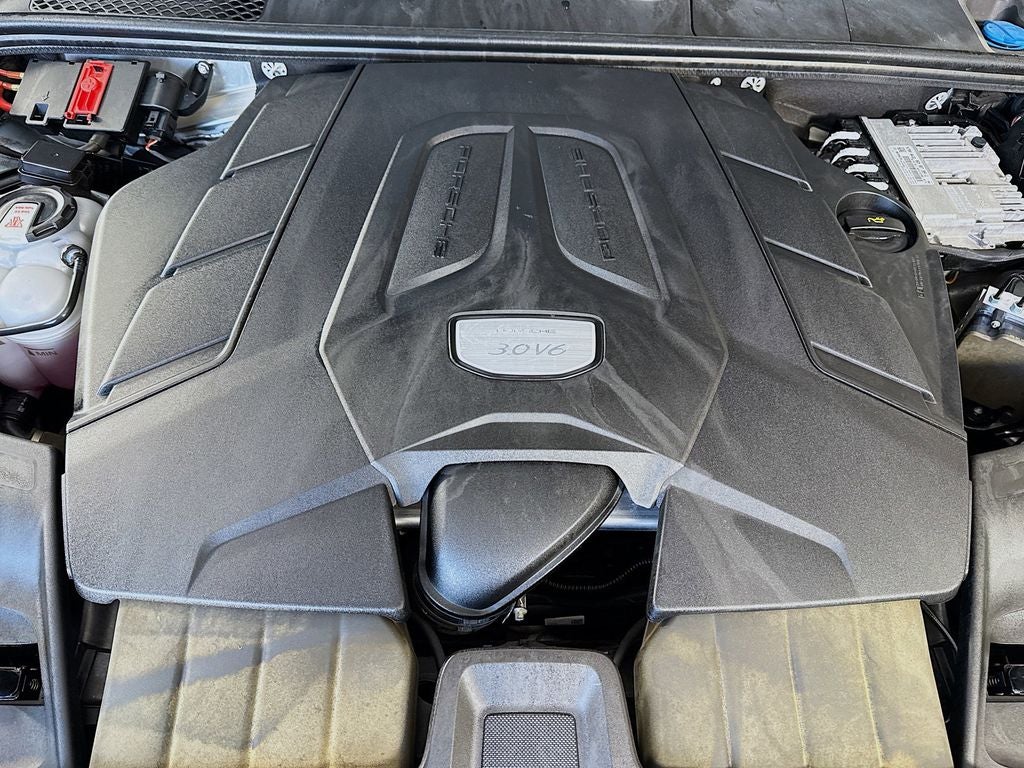 2023 Porsche Cayenne Platinum Edition